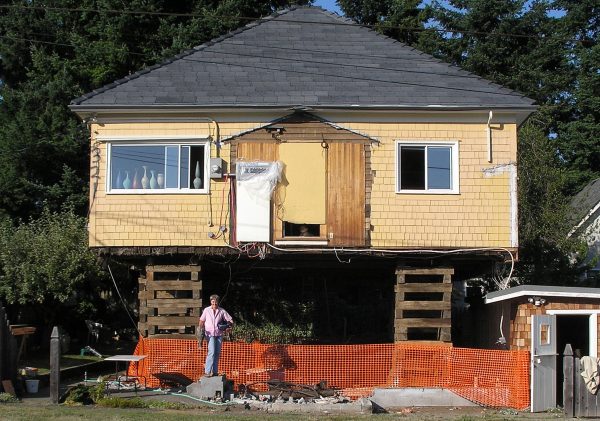 Mary Fox's house being lifted